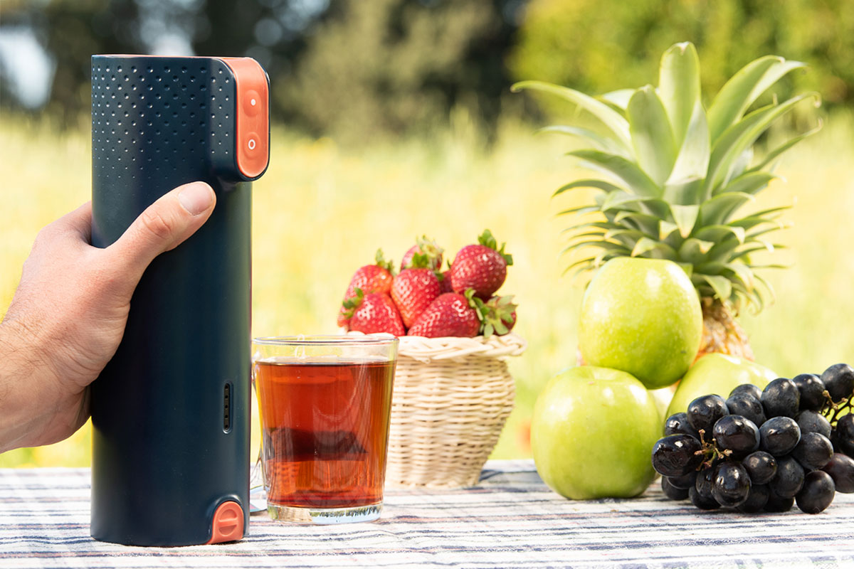 Kimos Is The “World’s First Selfheating Thermos That Boils Water In