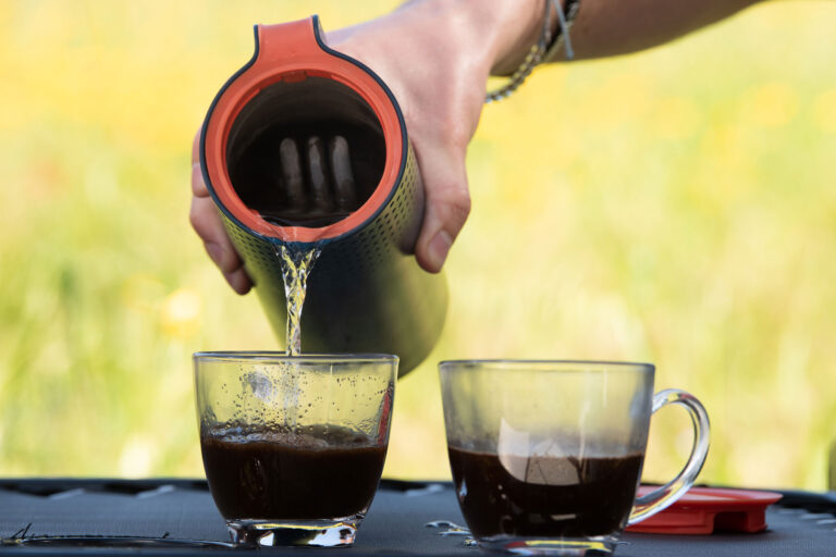 Kimos Is The “World’s First Selfheating Thermos That Boils Water In