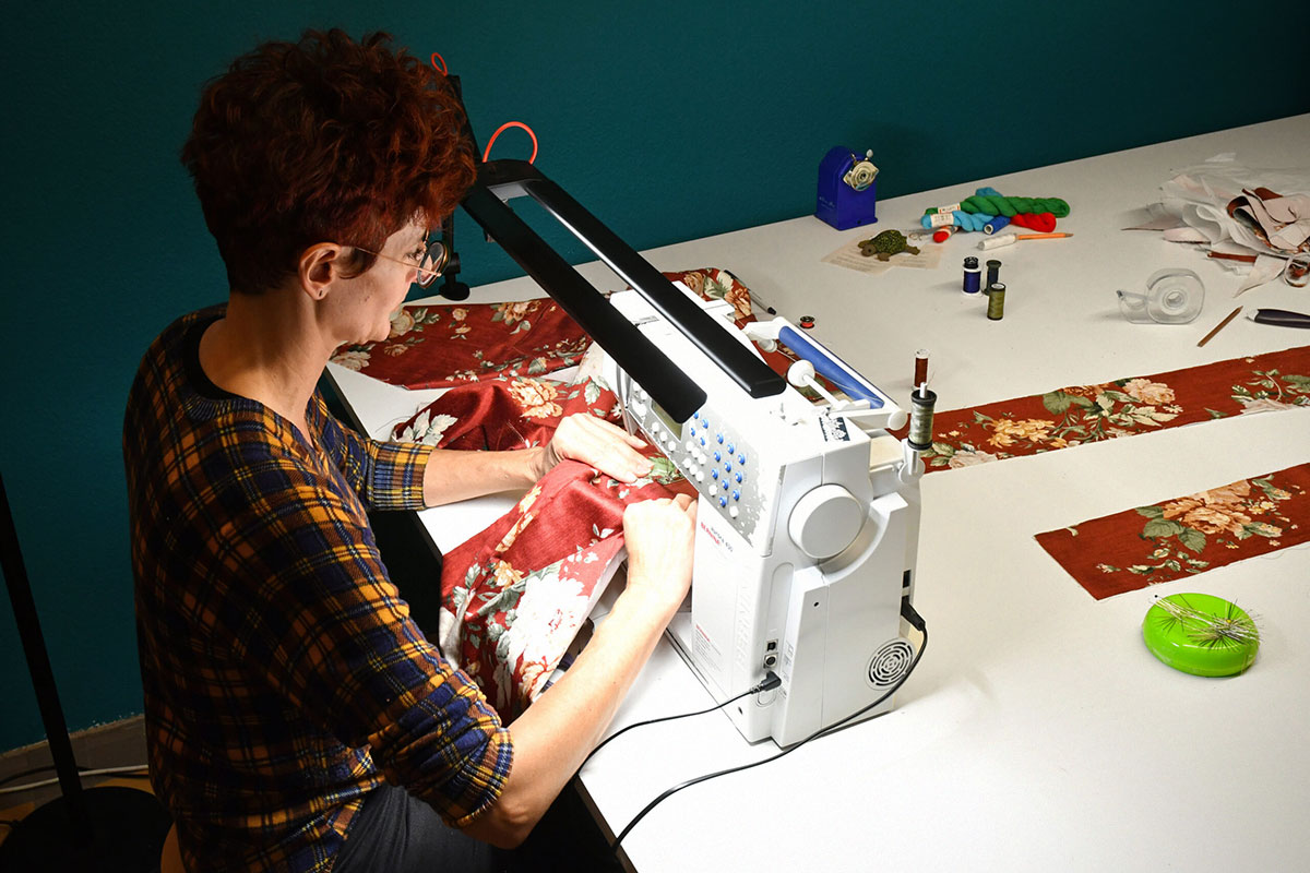 This Is Redgrass R9, The Ultimate Desk Lamp For Creative People