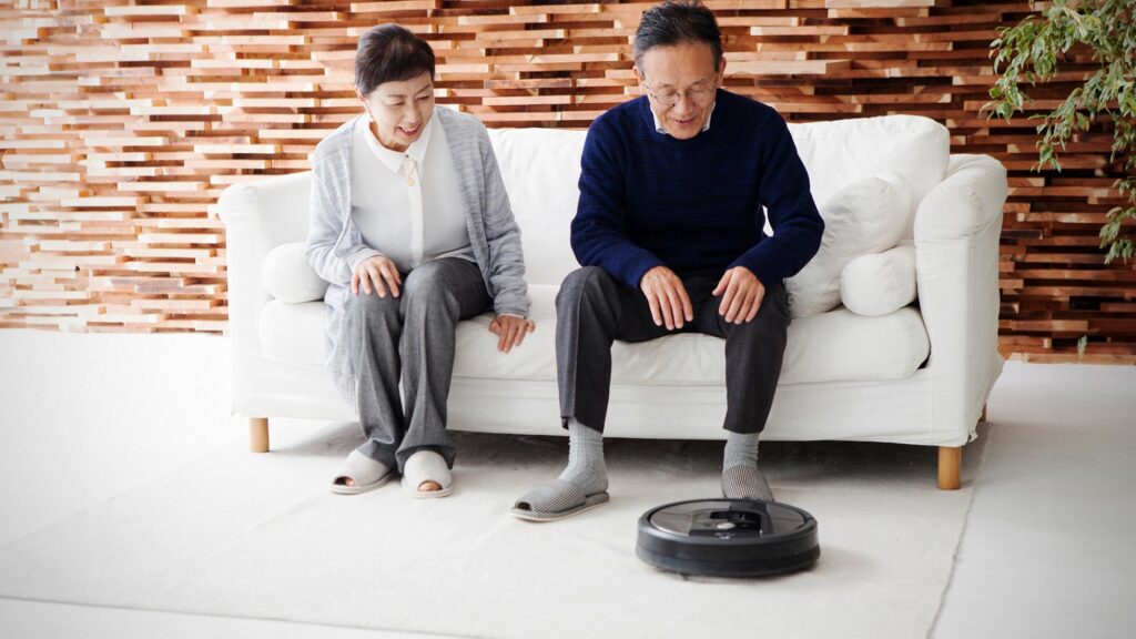 How Robot Vacuums Can Be Of Help To Elderly