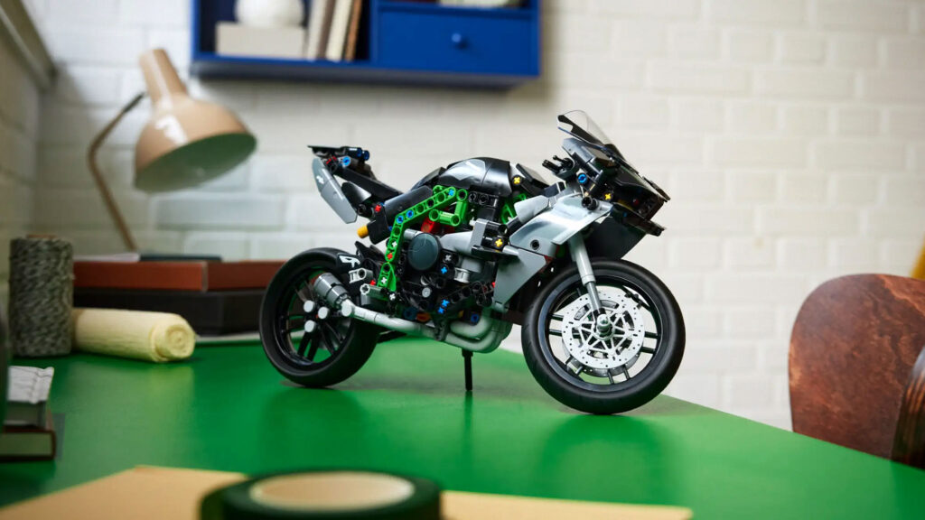 LEGO Technic Kawasaki Ninja H2R Motorcycle (42170)