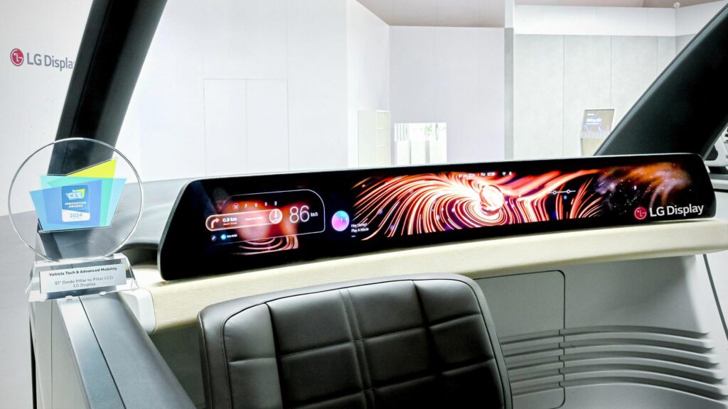 LG 52-inch-Pillar-to-Pillar LCD