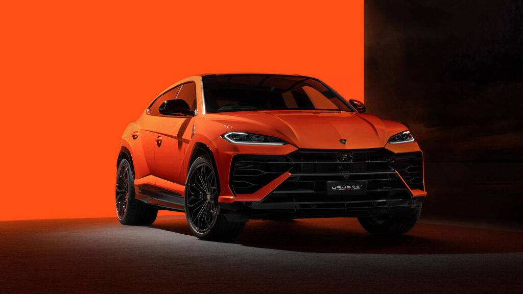 Lamborghini Urus SE Plug-in Hybrid Vehicle Super SUV