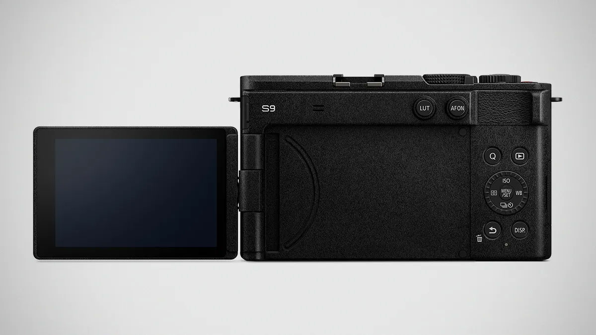Panasonic Lumix DCS9 Fullframe Mirrorless Camera Launched