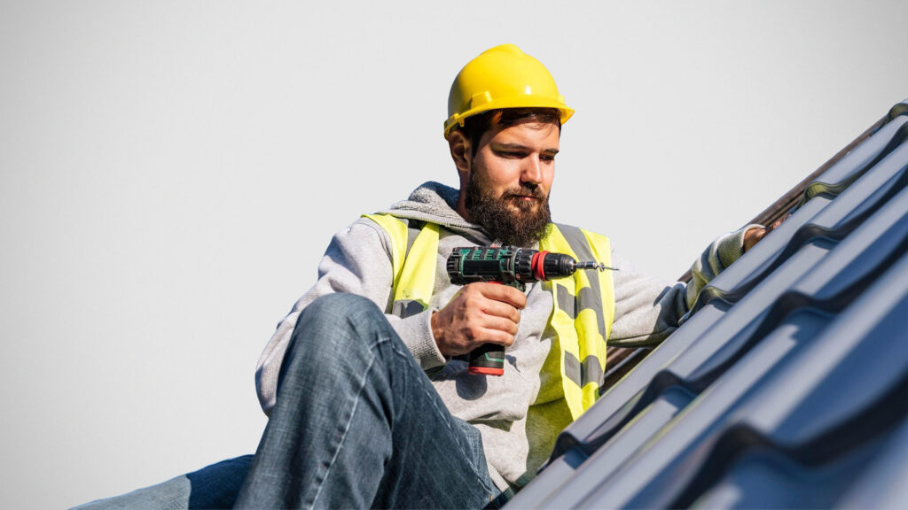 When Should You Consider Hiring Professional Roof Repair Services