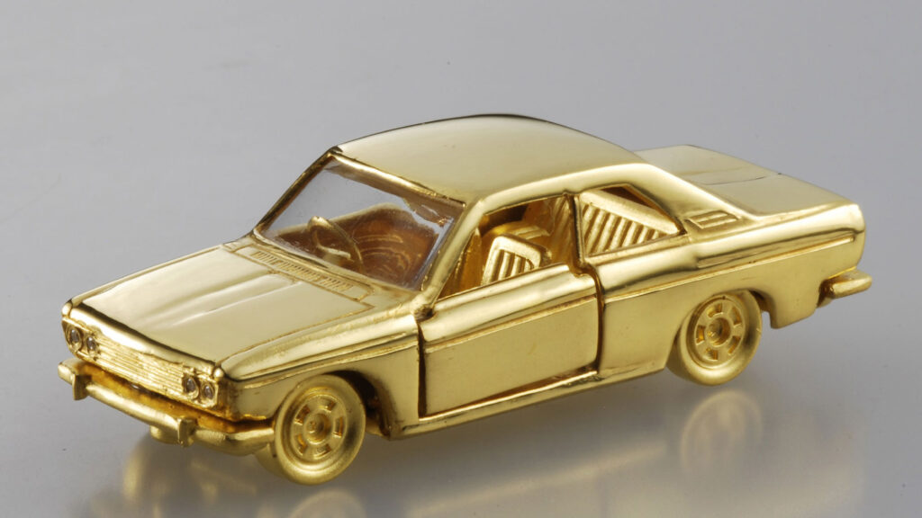 Takara Tomy The Pure Gold Tomica Toy Car