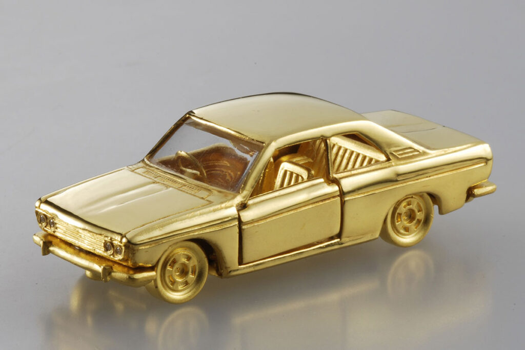 The Pure Gold Tomica
