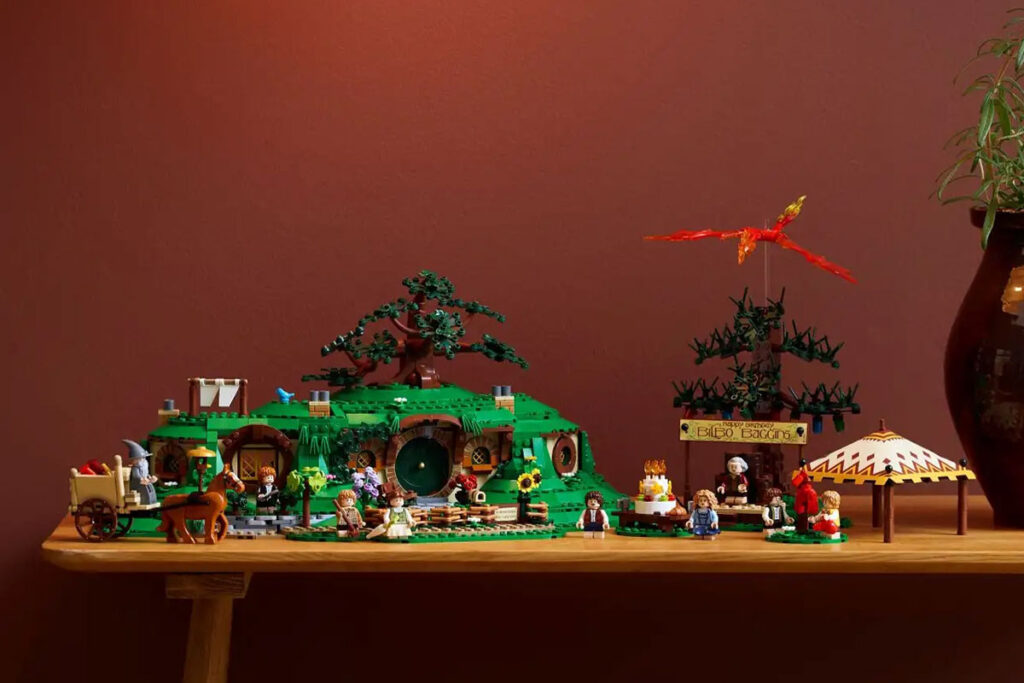 LEGO Icons The Lord of the Rings: The Shire (10354)