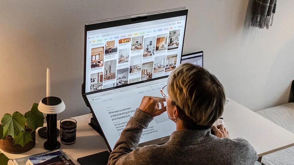 Stacked Monitors For Financial Professionals: Optimizing Trading And Analysis