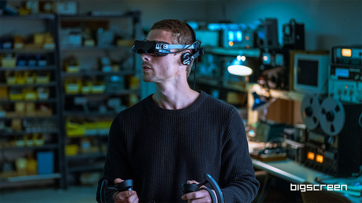 Believe It Or Not, This Tiny A Full-fledged VR Headset With Eye-tracking