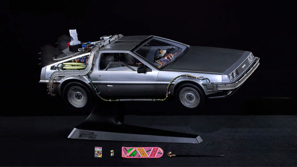 Blitzway 1/6 DeLorean Time Machine Is Giving Hot Toys' A Run For