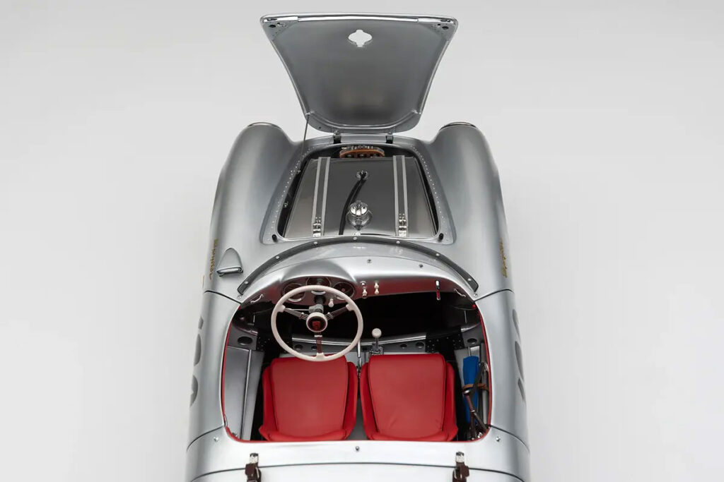 Porsche 550 RS Spyder Little Bastard (1955) James Dean Figure Edition