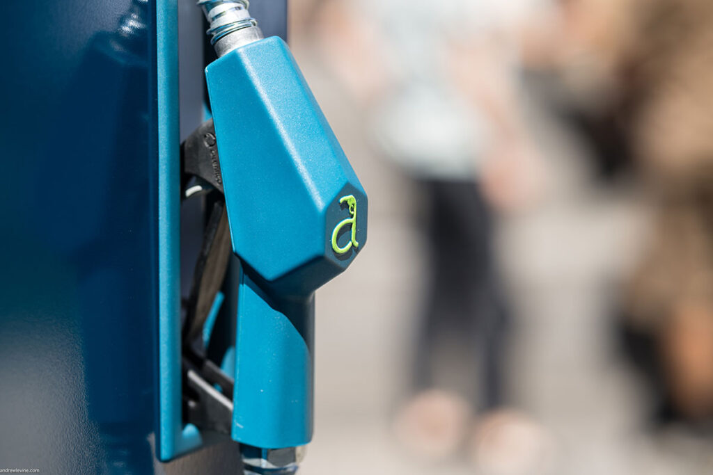 Aircela Machine Turns Air Into Usable Gasoline