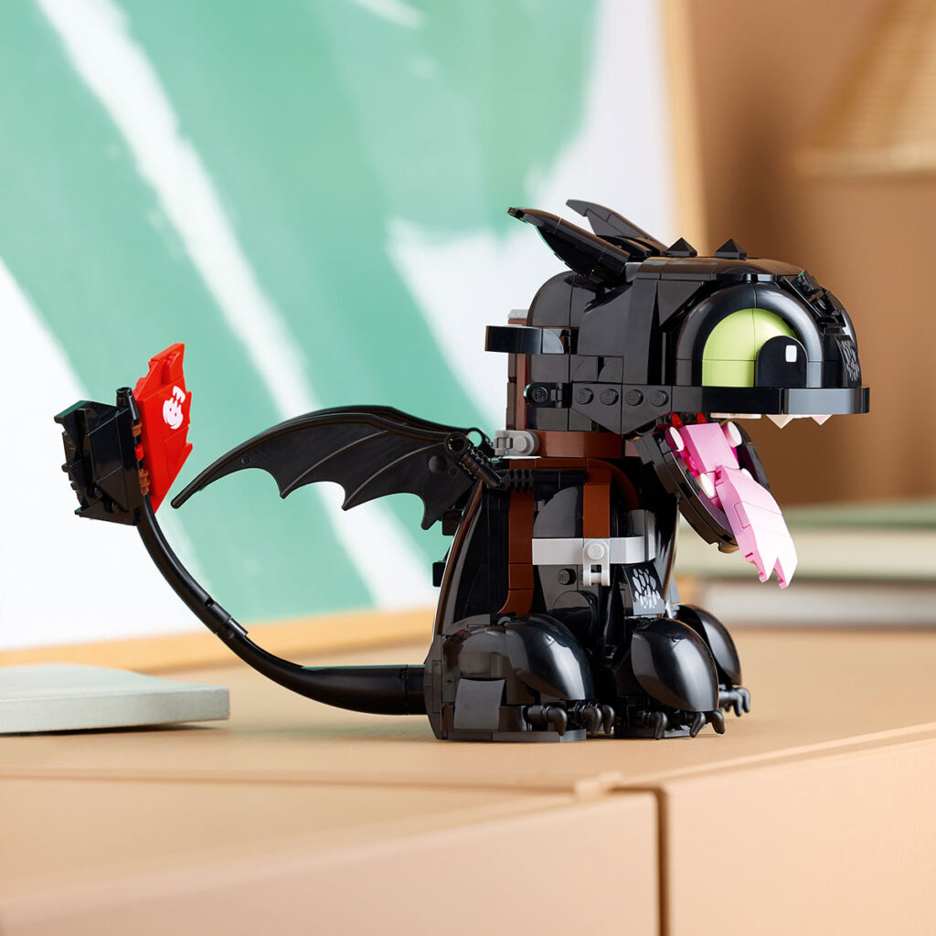 night-fury-toothless-gets-bricked-how-to-build-your-dragon