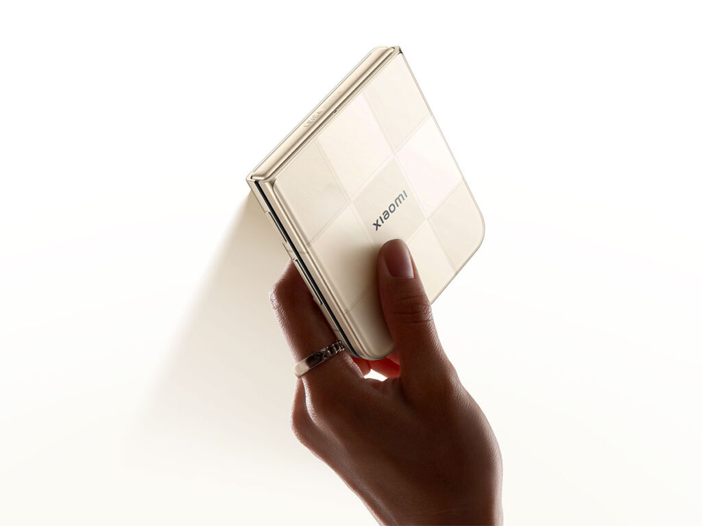 Xiaomi MIX Flip 2 Folding Phone