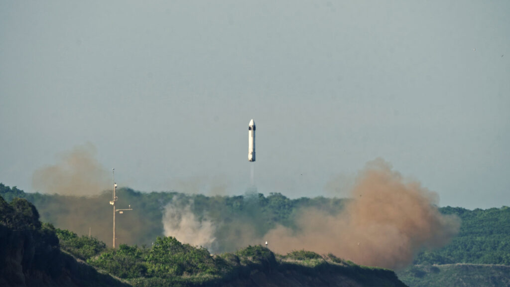 Honda Launched and Landed Reusable Rocket