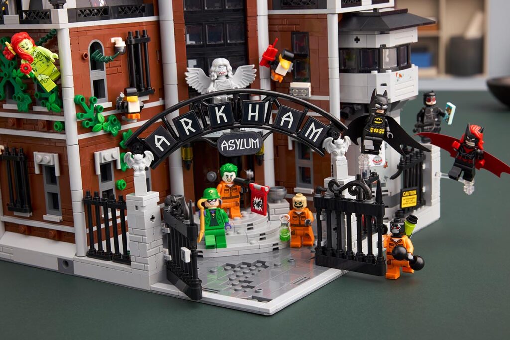 LEGO Batman Arkham Asylum (76300) Set