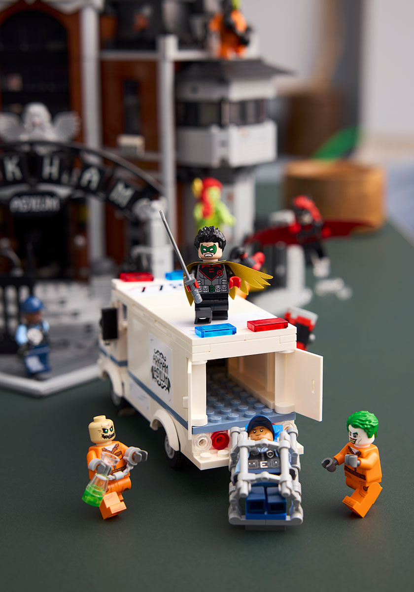 LEGO Batman Arkham Asylum (76300) Set
