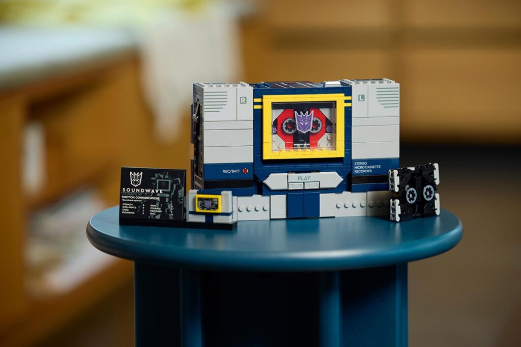 LEGO Icons Transformers Soundwave (10358)