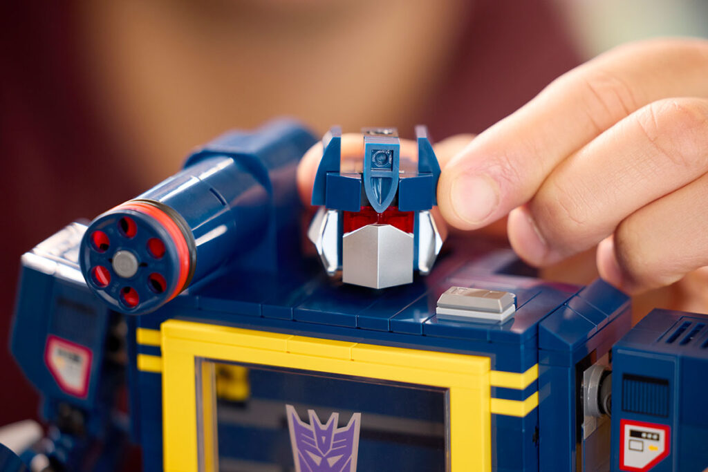 LEGO Icons Transformers Soundwave (10358)