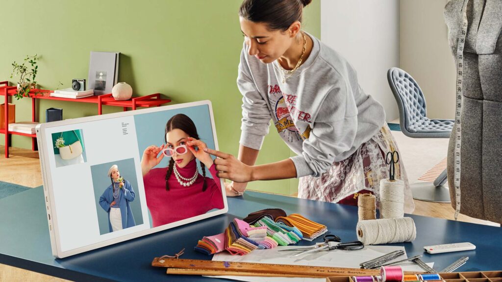 LG StanbyME 2 Portable Monitor