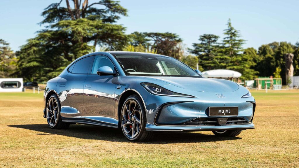 MG IM5 and MG IM6 Electric Vehicles