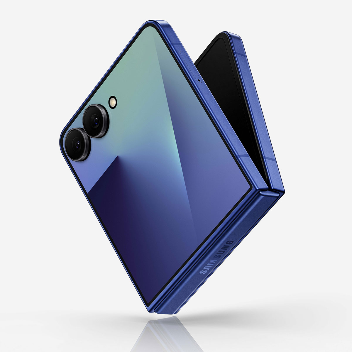 Samsung Galaxy Z Flip7 Smartphone