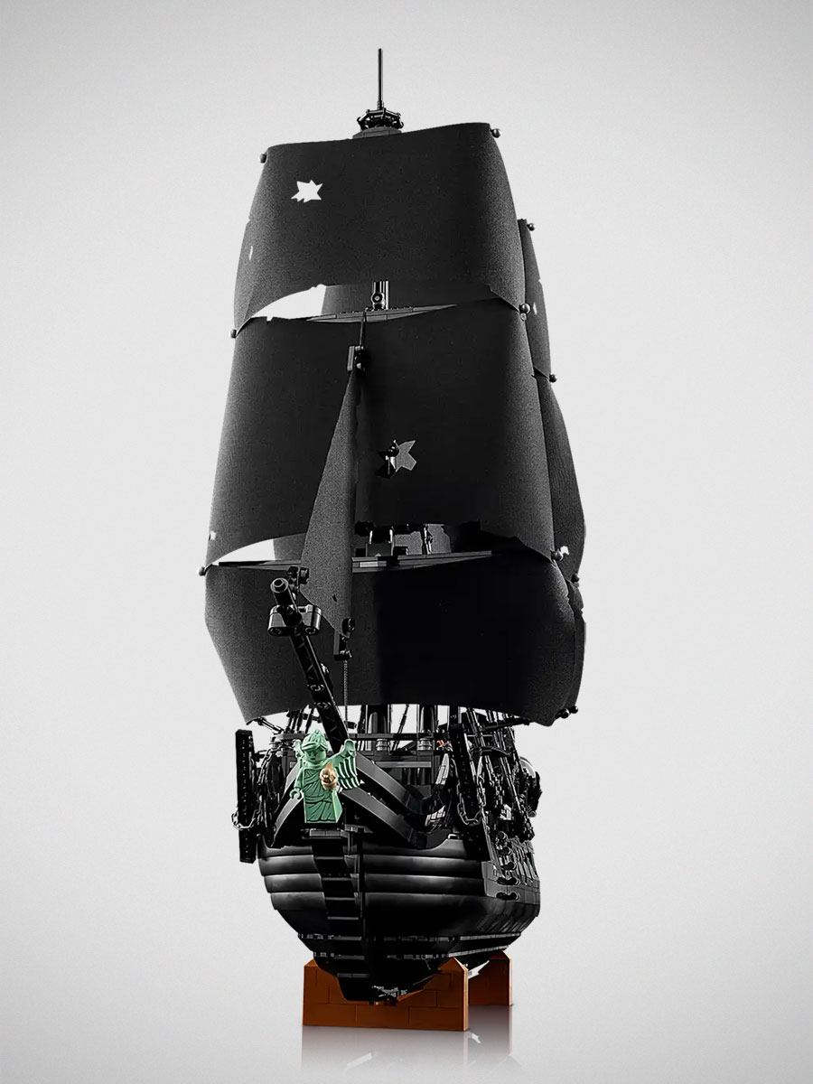 LEGO Icons Captain Jack Sparrow’s Pirate Ship Set (10365)