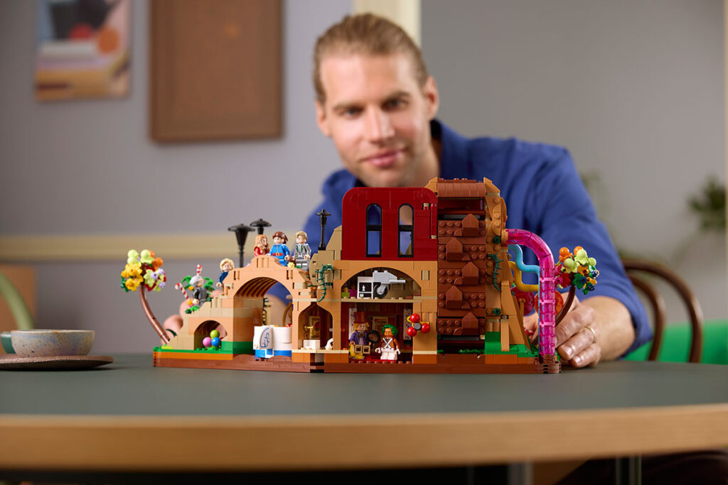 LEGO Ideas Willy Wonka & the Chocolate Factory, Classic Movie Set (21360)