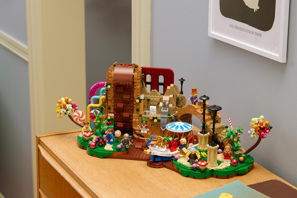LEGO Ideas Willy Wonka & the Chocolate Factory, Classic Movie Set (21360)