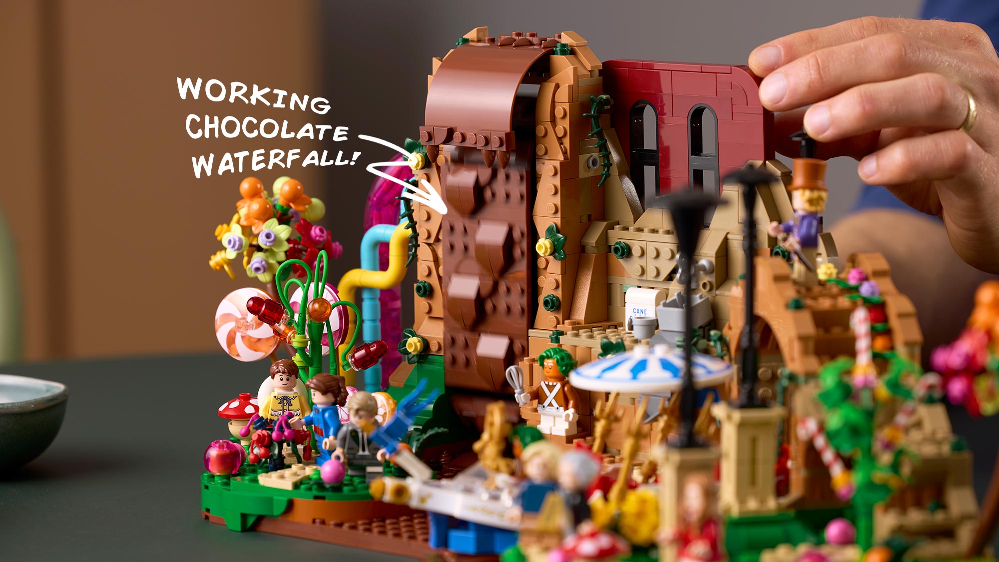 LEGO Ideas Willy Wonka & the Chocolate Factory, Classic Movie Set (21360)