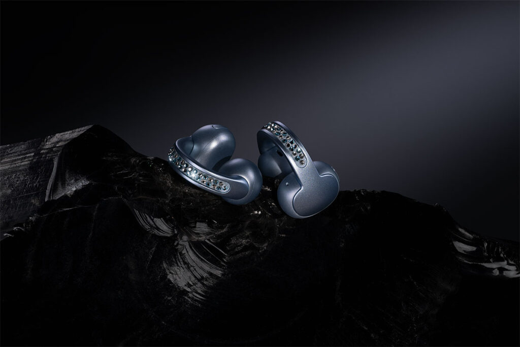 Motorola x Swarovski The Brilliant Collection