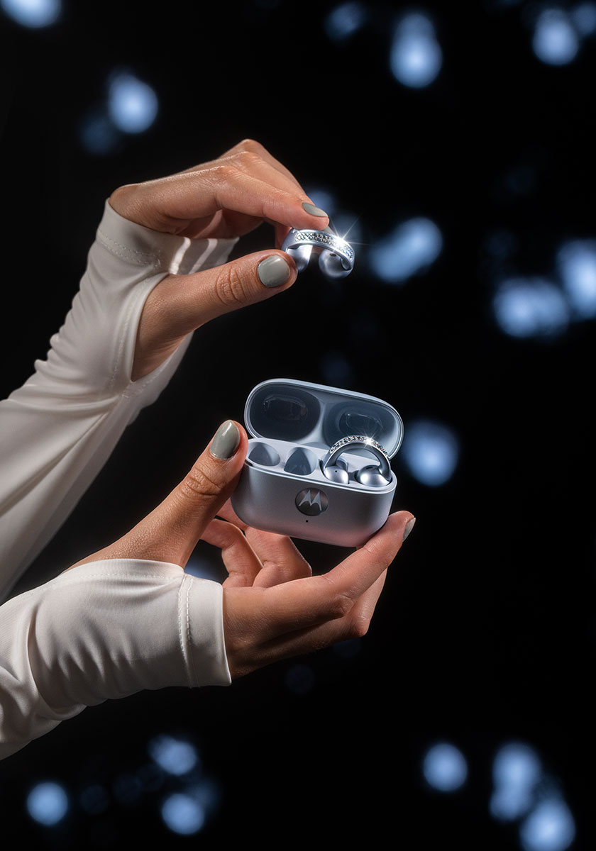 Motorola x Swarovski The Brilliant Collection