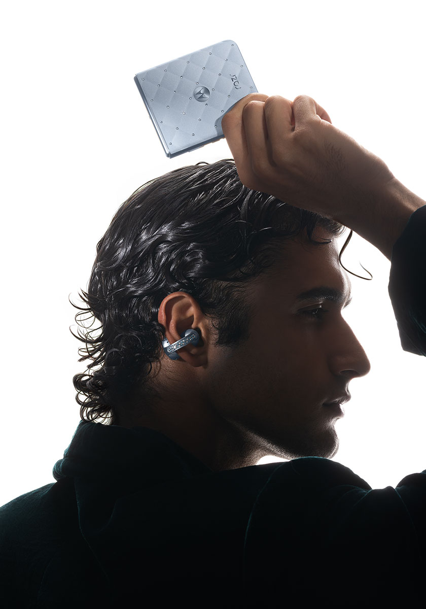 Motorola x Swarovski The Brilliant Collection