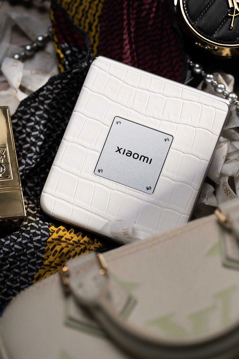 Xiaomi MIX Flip 2 Diamond Limited Edition