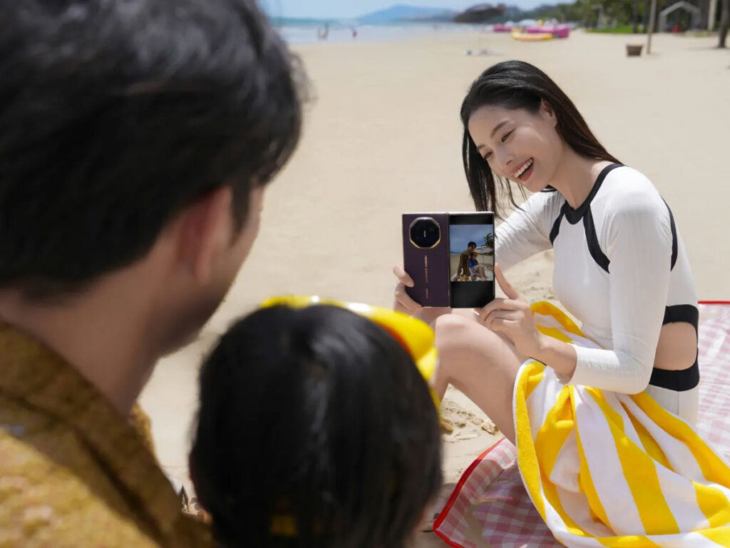 Huawei Mate XTs Ultimate Design Smartphone