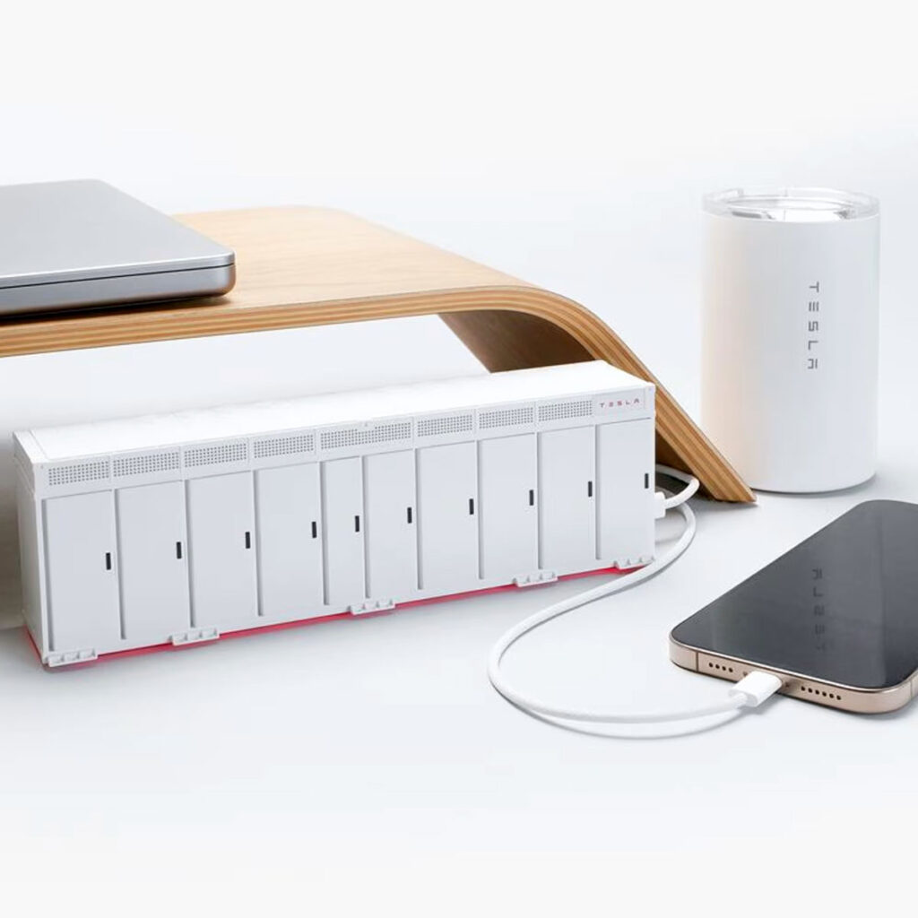 Tesla 1:40 Scale Megapack Power Bank