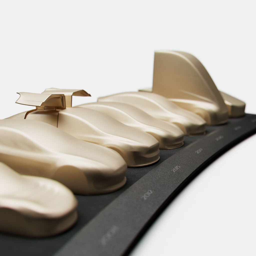 Tesla 20th Anniversary Commemorative Speedform Set