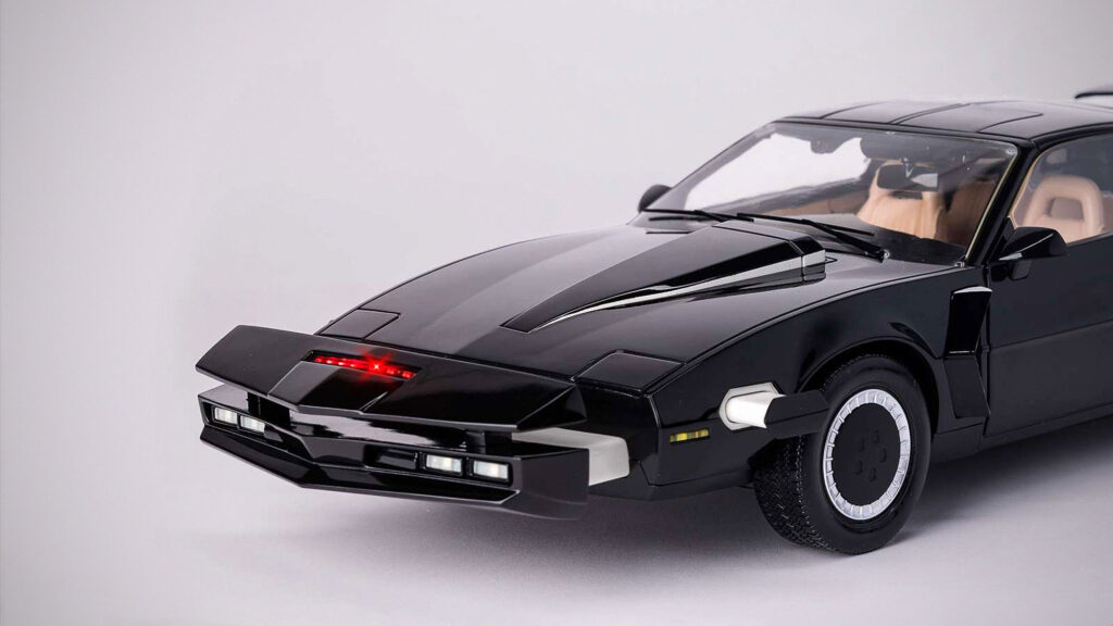 Tomy  1:10 Knight Rider K.I.T.T. Die-cast Replica