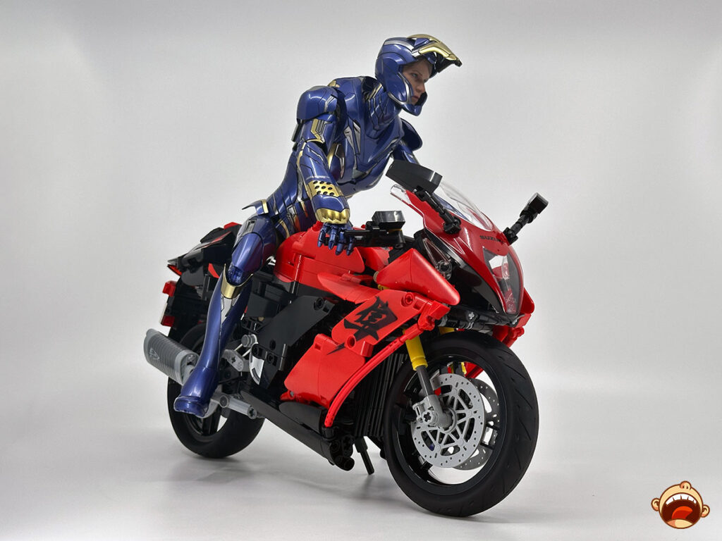 CaDA Suzuki Hayabusa Building Set Review