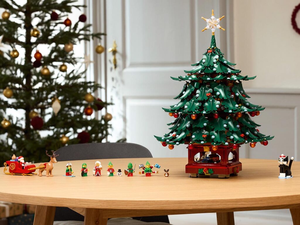 LEGO Icons Family Christmas Tree Decoration (41843)