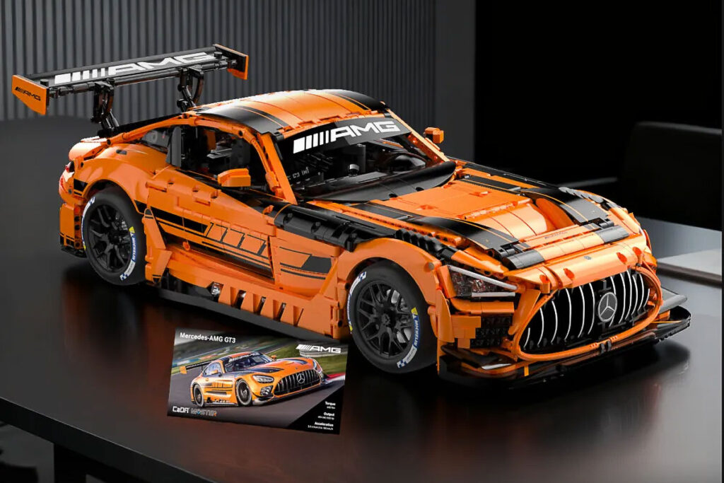 CaDA Master 1:8 Mercedes-AMG GT3 Set