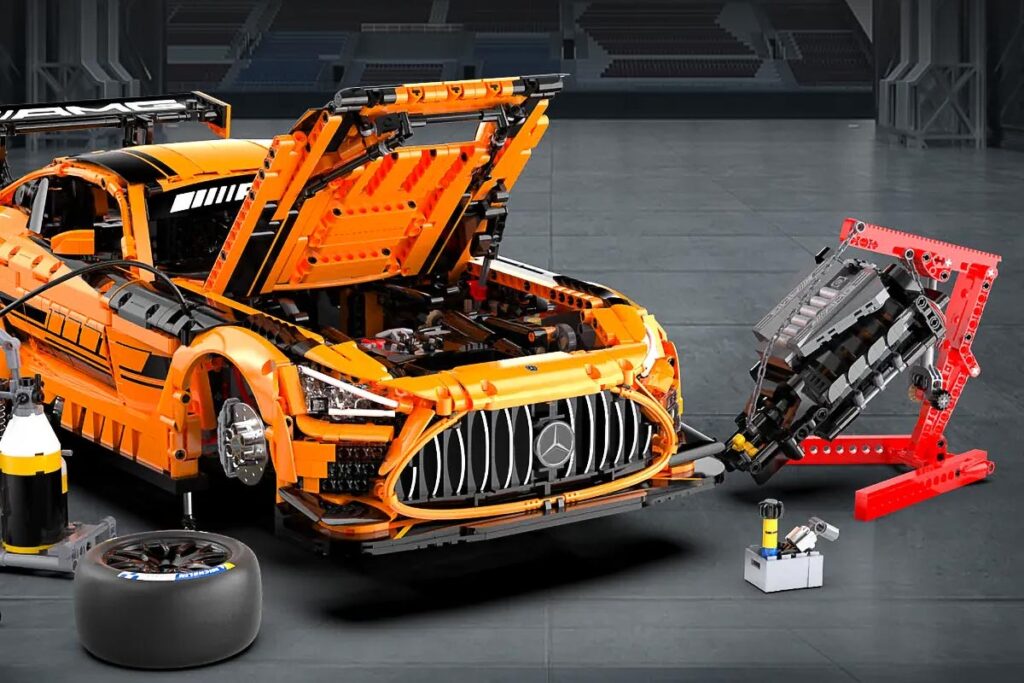 CaDA Master 1:8 Mercedes-AMG GT3 Set