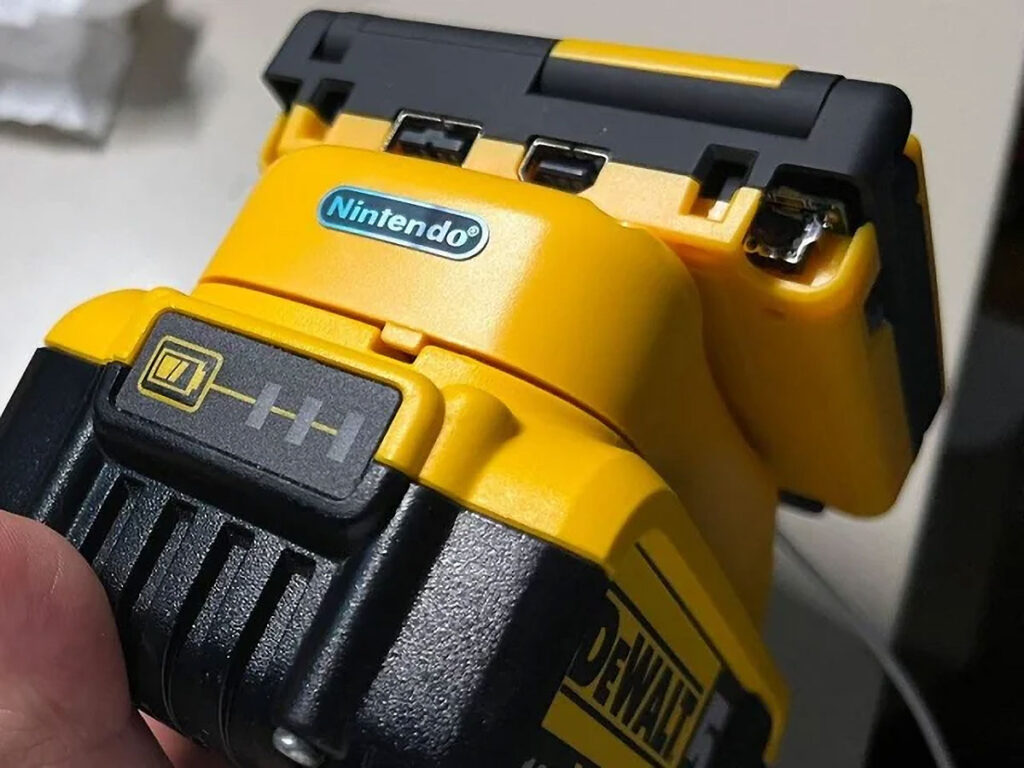 Game Boy Advanced Special with Battery Mod