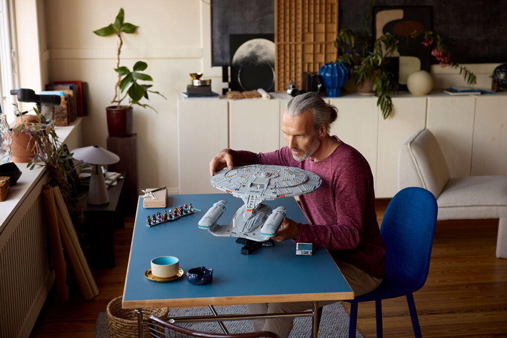 LEGO Icons Star Trek: U.S.S. Enterprise NCC-1701-D (10356)