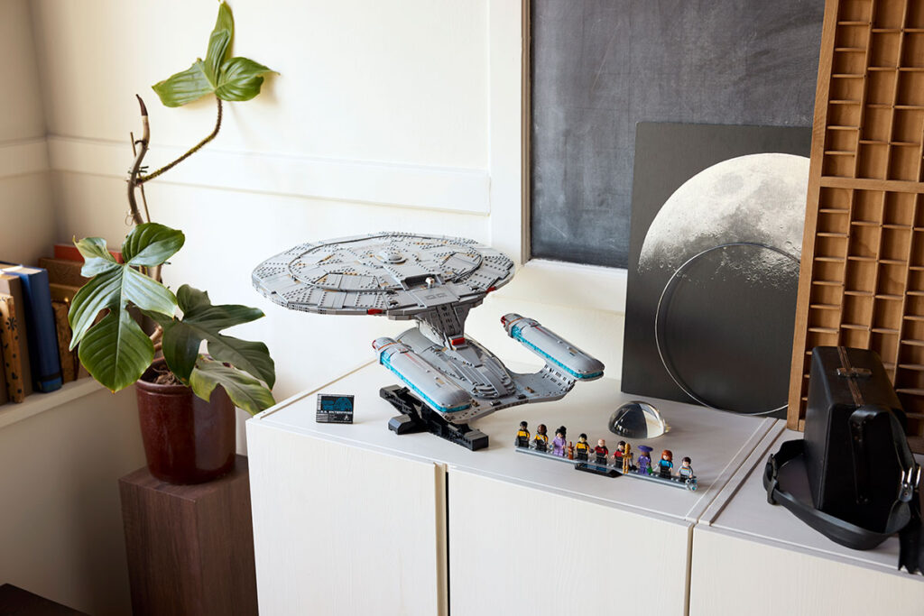 LEGO Icons Star Trek: U.S.S. Enterprise NCC-1701-D (10356)