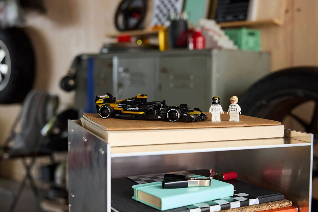 LEGO Speed Champions APXGP Team Race Car (77252)