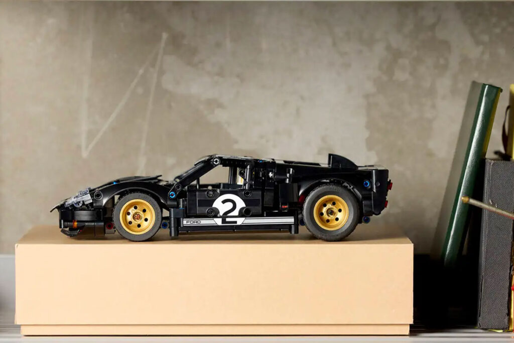 LEGO Technic 1966 Ford GT40 MKII Race Car (42223)