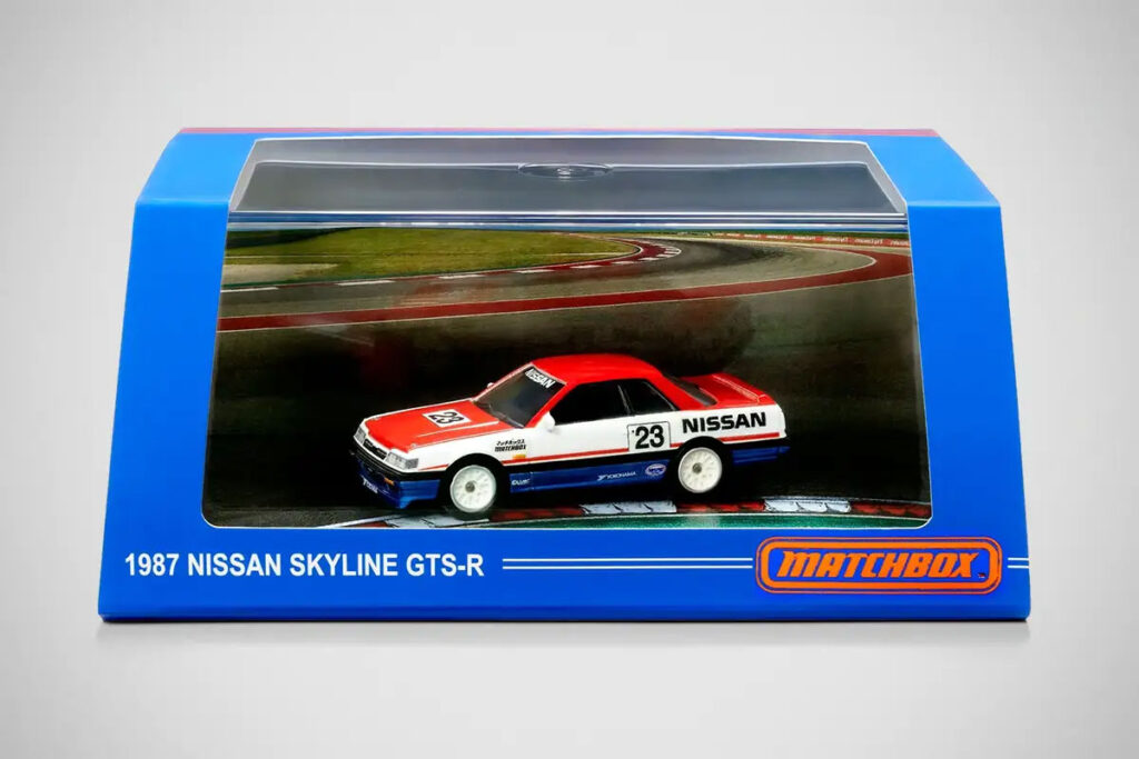 Matchbox 1987 Nissan Skyline GTS-R Die-cast Car