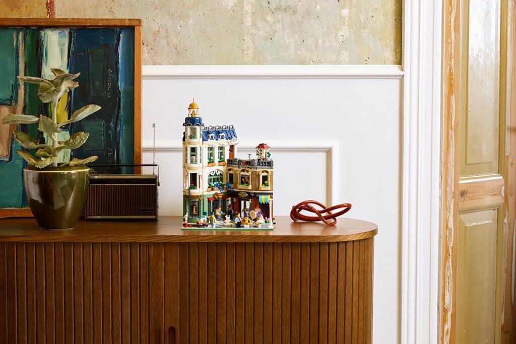 LEGO Icons Shopping Street Set (11371)